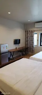 Queen Hotel (โรงแรมควีนส์)