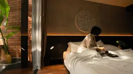 Titik Dua