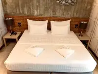 V20 Boutique Jacuzzi Hotel