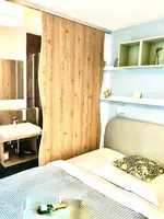 R & J Hotel