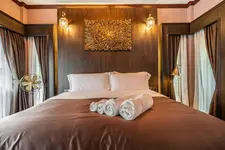 Khum Damnoen Resort