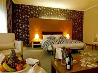 Grand Nur Plaza Hotel