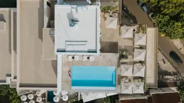 Infinity Hotel & More