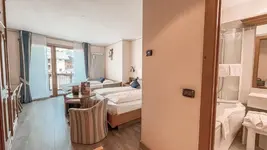 Hotel Flora