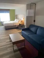 Holiday Inn Express Hotel & Suites Warrenton