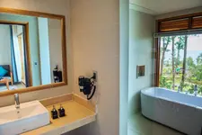 Camia Resort & Spa