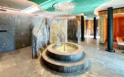 Post-Hotel