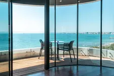 Yacht Hotel