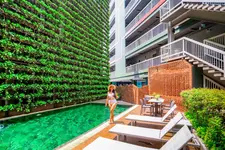 Cross Vibe Chiang Mai Decem Nimman Hotel