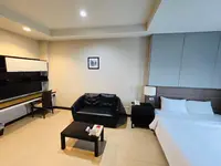 J Park Hotel