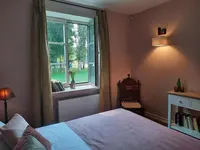 Lake & Library Hotel