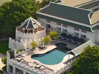Kalanan Riverside Resort
