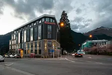 Ramada Queenstown Central