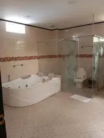 Hollywood Paradise Hotel
