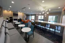 La Quinta Inn & Suites by Wyndham Sulphur