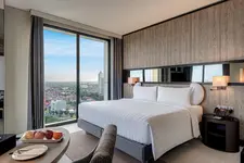 Whiz Luxe Hotel Spazio Surabaya