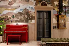 Flat Iron Hotel