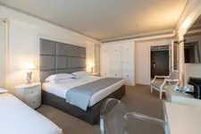 NJV Athens Plaza