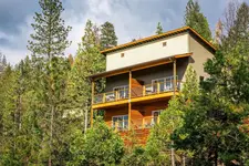 Rush Creek Lodge at Yosemite