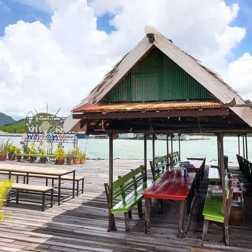 Kruvit Raft (Ban Laem Hin) in Phuket