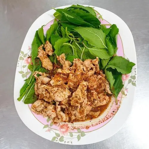 Jay Noi Kratoke in Nakhon Ratchasima