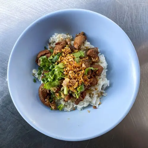 Khao Tom Ped Jek Tong in Chon Buri