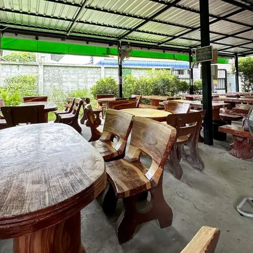 Jay Jew Talew Bin in Chon Buri