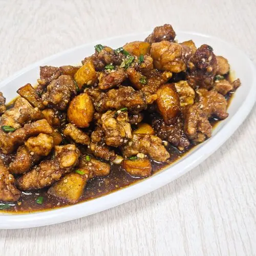 Longkushan Eatery in Fuzhou