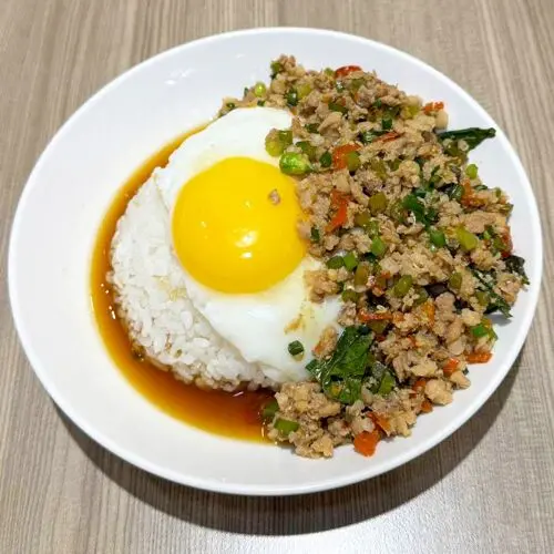 He Jih Hsiang (Minzu Road) in Hsinchu City