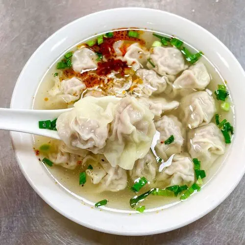 Jin Ling Wang Jia Hun Tun (Jiqing Road) in Nanjing