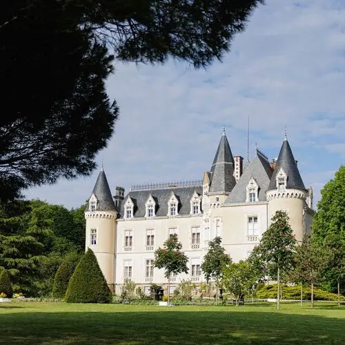 Restaurant Mosaic - Château des Tesnières in Torcé