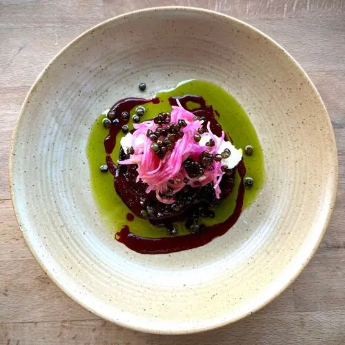 Auberge les filles en bottes in Saint-Georges-de-Reintembault