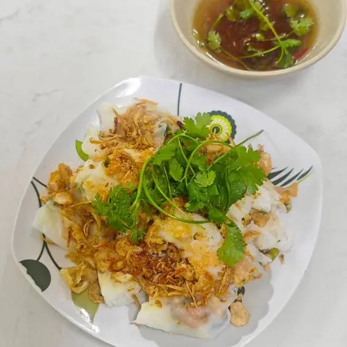 Bánh Cuốn Gia Truyền Thanh Vân (Hang Ga Street) in Hanoi